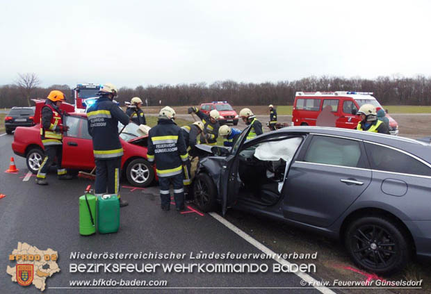 20180329 Verkehrsunfall auf der L154 Günselsdorf-Teesdorf  Foto: © Freiwillige Feuerwehr Günselsdorf