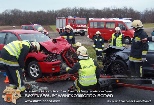 20180329 Verkehrsunfall auf der L154 Günselsdorf-Teesdorf  Foto: © Freiwillige Feuerwehr Günselsdorf