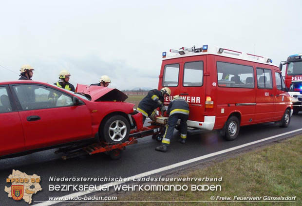 20180329 Verkehrsunfall auf der L154 Günselsdorf-Teesdorf  Foto: © Freiwillige Feuerwehr Günselsdorf