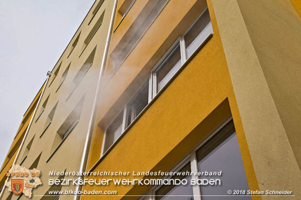 20180401 Brand in einer Wohnhausanlage im Ortsteil Baden Weikersdorf am Ostersonntag  Foto: © Stefan Schneider BFKDO BADEN