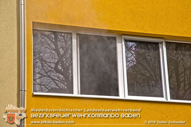 20180401 Brand in einer Wohnhausanlage im Ortsteil Baden Weikersdorf am Ostersonntag  Foto: © Stefan Schneider BFKDO BADEN