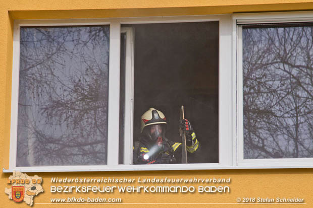 20180401 Brand in einer Wohnhausanlage im Ortsteil Baden Weikersdorf am Ostersonntag  Foto: © Stefan Schneider BFKDO BADEN