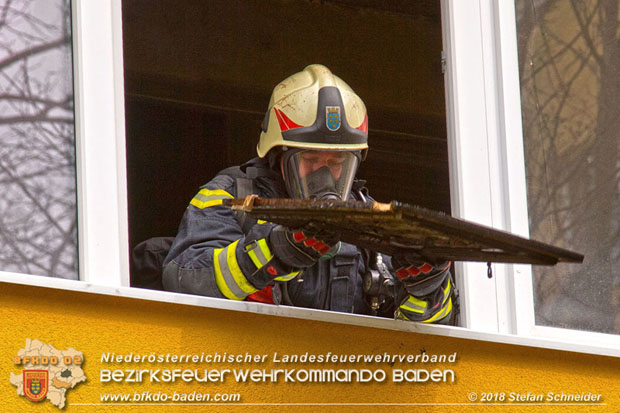 20180401 Brand in einer Wohnhausanlage im Ortsteil Baden Weikersdorf am Ostersonntag  Foto: © Stefan Schneider BFKDO BADEN