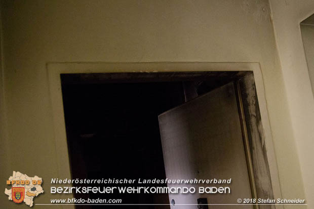 20180401 Brand in einer Wohnhausanlage im Ortsteil Baden Weikersdorf am Ostersonntag  Foto: © Stefan Schneider BFKDO BADEN