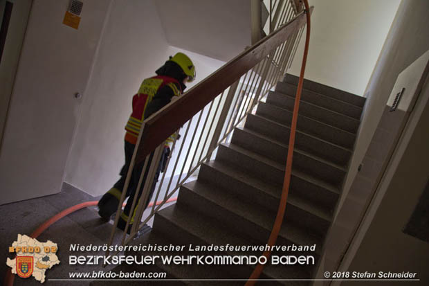 20180401 Brand in einer Wohnhausanlage im Ortsteil Baden Weikersdorf am Ostersonntag  Foto: © Stefan Schneider BFKDO BADEN