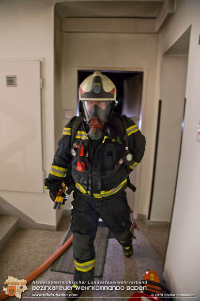 20180401 Brand in einer Wohnhausanlage im Ortsteil Baden Weikersdorf am Ostersonntag  Foto: © Stefan Schneider BFKDO BADEN