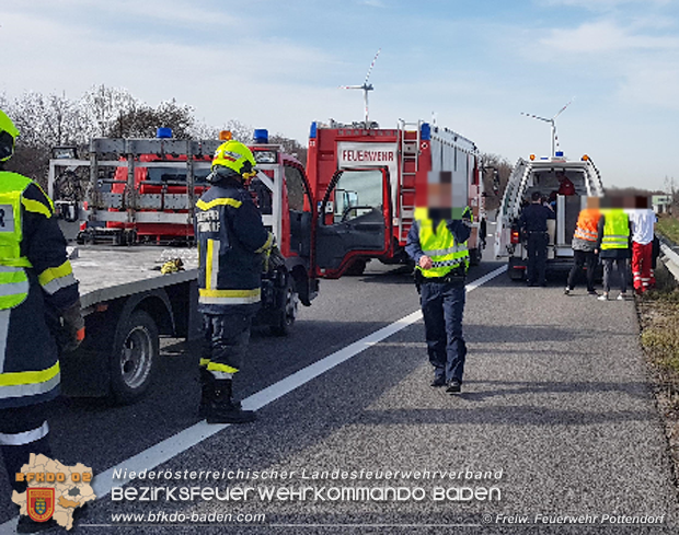 20180404 Verkehrsunfall auf der A3 Pottendorf-Ebreichsdorf Foto: © Freiwillige Feuerwehr Pottendorf 20180404 Verkehrsunfall auf der A3 Pottendorf-Ebreichsdorf Foto: © Freiwillige Feuerwehr Pottendorf
