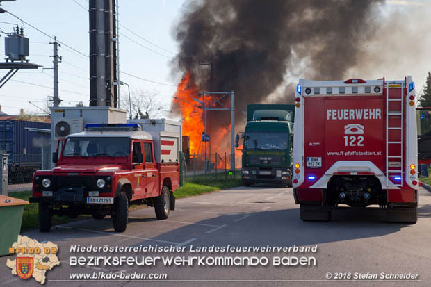 20180414 Brand mehrerer Güterwaggons im Bahnhof Pfaffstätten  Foto: © Stefan Schneider BFKDO BADEN
