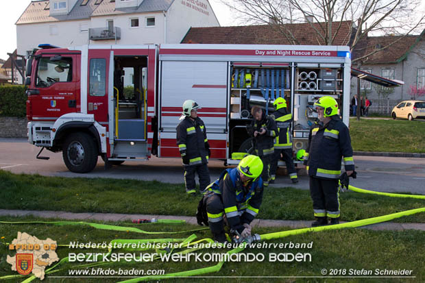 20180414 Brand mehrerer Güterwaggons im Bahnhof Pfaffstätten  Foto: © Stefan Schneider BFKDO BADEN