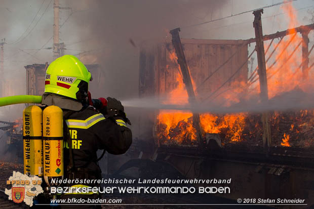 20180414 Brand mehrerer Güterwaggons im Bahnhof Pfaffstätten  Foto: © Stefan Schneider BFKDO BADEN