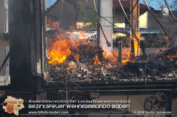 20180414 Brand mehrerer Güterwaggons im Bahnhof Pfaffstätten  Foto: © Stefan Schneider BFKDO BADEN