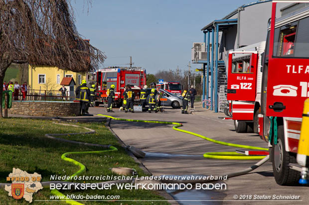 20180414 Brand mehrerer Güterwaggons im Bahnhof Pfaffstätten  Foto: © Stefan Schneider BFKDO BADEN