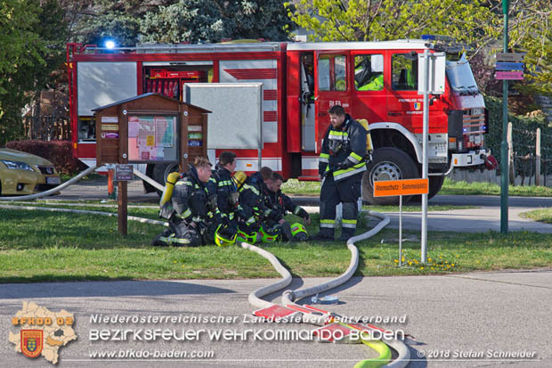 20180414 Brand mehrerer Güterwaggons im Bahnhof Pfaffstätten  Foto: © Stefan Schneider BFKDO BADEN