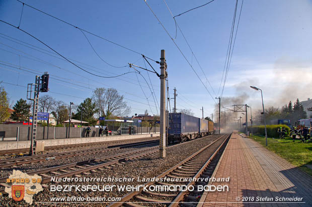 20180414 Brand mehrerer Güterwaggons im Bahnhof Pfaffstätten  Foto: © Stefan Schneider BFKDO BADEN