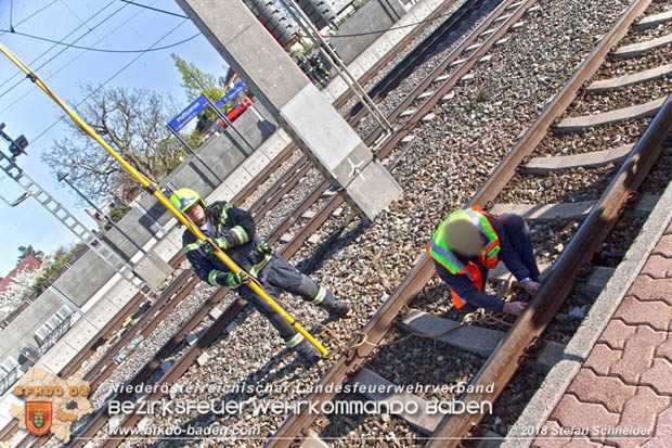 20180414 Brand mehrerer Güterwaggons im Bahnhof Pfaffstätten  Foto: © Stefan Schneider BFKDO BADEN
