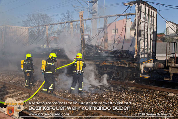 20180414 Brand mehrerer Güterwaggons im Bahnhof Pfaffstätten  Foto: © Stefan Schneider BFKDO BADEN