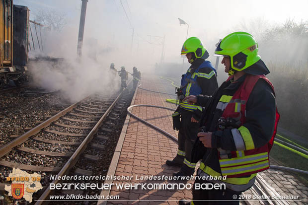 20180414 Brand mehrerer Güterwaggons im Bahnhof Pfaffstätten  Foto: © Stefan Schneider BFKDO BADEN