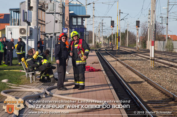 20180414 Brand mehrerer Güterwaggons im Bahnhof Pfaffstätten  Foto: © Stefan Schneider BFKDO BADEN