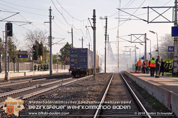 20180414 Brand mehrerer Güterwaggons im Bahnhof Pfaffstätten  Foto: © Stefan Schneider BFKDO BADEN