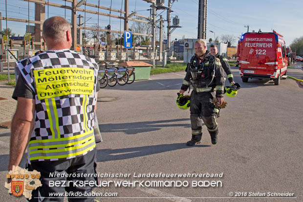 20180414 Brand mehrerer Güterwaggons im Bahnhof Pfaffstätten  Foto: © Stefan Schneider BFKDO BADEN