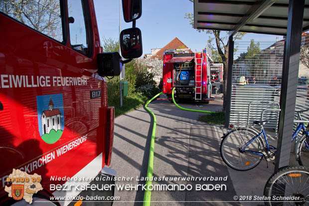 20180414 Brand mehrerer Güterwaggons im Bahnhof Pfaffstätten  Foto: © Stefan Schneider BFKDO BADEN
