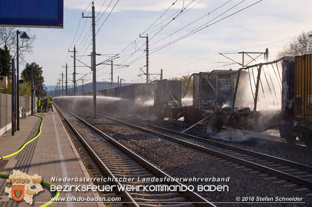 20180414 Brand mehrerer Güterwaggons im Bahnhof Pfaffstätten  Foto: © Stefan Schneider BFKDO BADEN