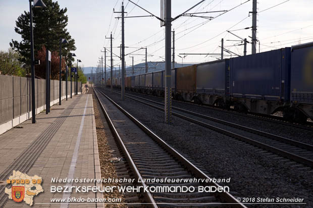 20180414 Brand mehrerer Güterwaggons im Bahnhof Pfaffstätten  Foto: © Stefan Schneider BFKDO BADEN