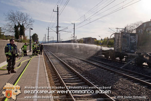 20180414 Brand mehrerer Güterwaggons im Bahnhof Pfaffstätten  Foto: © Stefan Schneider BFKDO BADEN