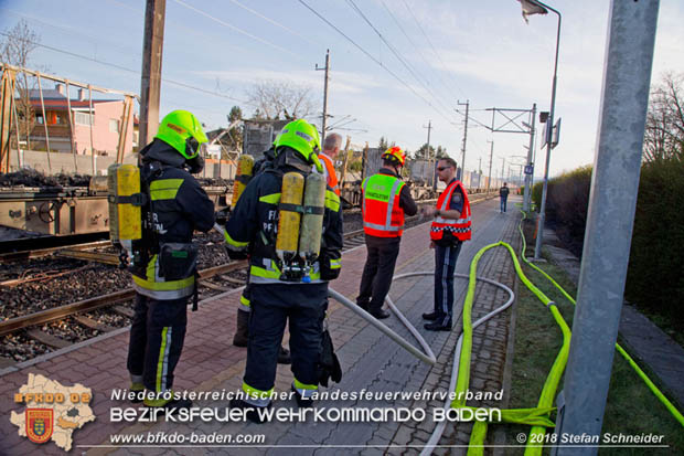 20180414 Brand mehrerer Güterwaggons im Bahnhof Pfaffstätten  Foto: © Stefan Schneider BFKDO BADEN