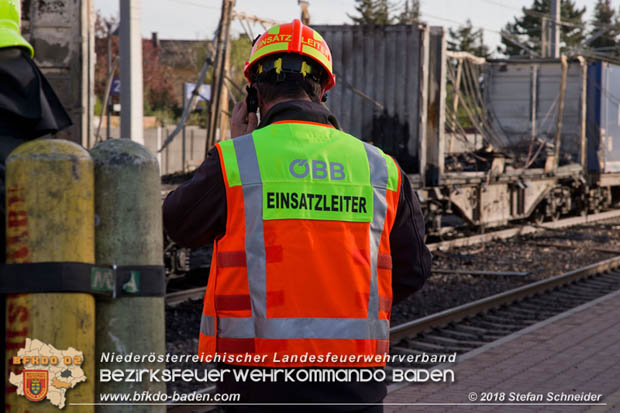 20180414 Brand mehrerer Güterwaggons im Bahnhof Pfaffstätten  Foto: © Stefan Schneider BFKDO BADEN