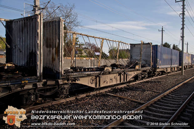 20180414 Brand mehrerer Güterwaggons im Bahnhof Pfaffstätten  Foto: © Stefan Schneider BFKDO BADEN