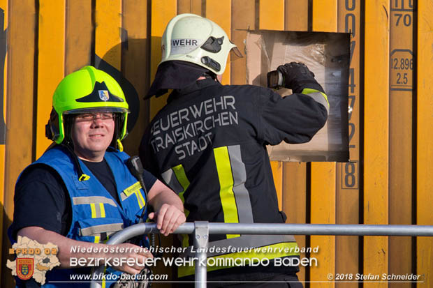20180414 Brand mehrerer Güterwaggons im Bahnhof Pfaffstätten  Foto: © Stefan Schneider BFKDO BADEN