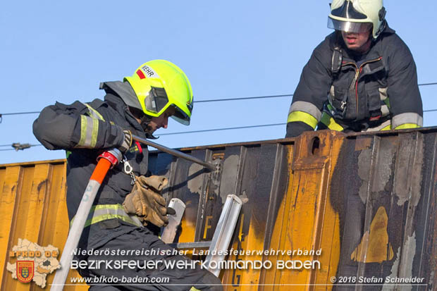 20180414 Brand mehrerer Güterwaggons im Bahnhof Pfaffstätten  Foto: © Stefan Schneider BFKDO BADEN