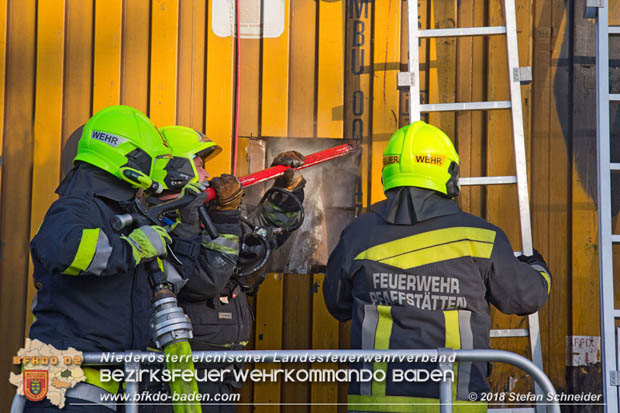 20180414 Brand mehrerer Güterwaggons im Bahnhof Pfaffstätten  Foto: © Stefan Schneider BFKDO BADEN