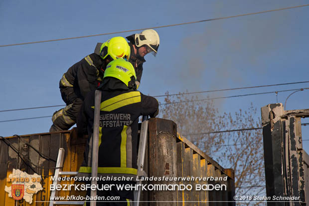 20180414 Brand mehrerer Güterwaggons im Bahnhof Pfaffstätten  Foto: © Stefan Schneider BFKDO BADEN