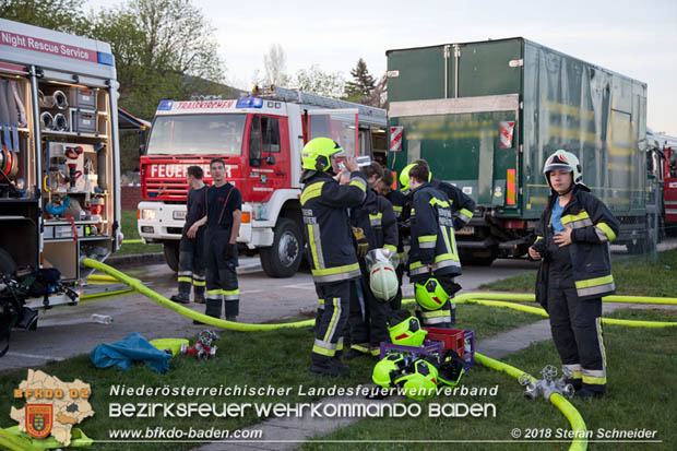 20180414 Brand mehrerer Güterwaggons im Bahnhof Pfaffstätten  Foto: © Stefan Schneider BFKDO BADEN