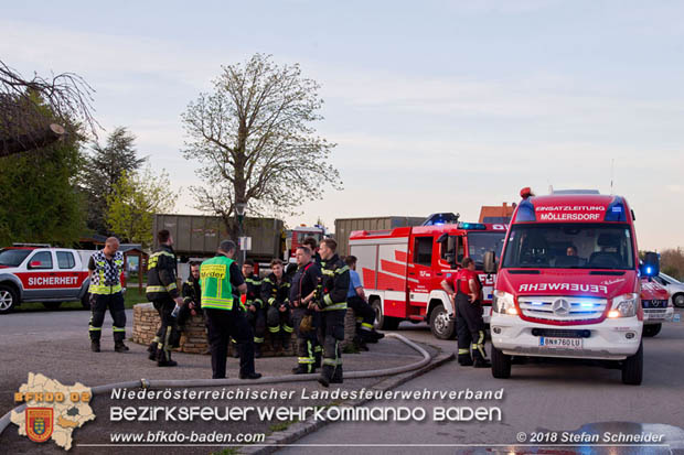 20180414 Brand mehrerer Güterwaggons im Bahnhof Pfaffstätten  Foto: © Stefan Schneider BFKDO BADEN