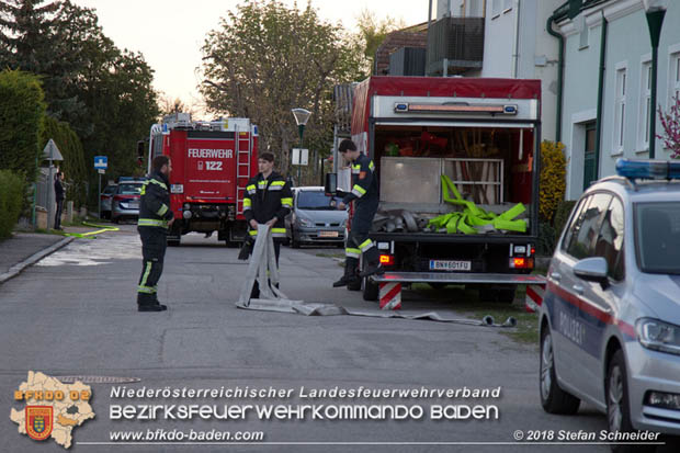 20180414 Brand mehrerer Güterwaggons im Bahnhof Pfaffstätten  Foto: © Stefan Schneider BFKDO BADEN