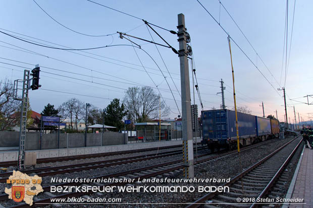 20180414 Brand mehrerer Güterwaggons im Bahnhof Pfaffstätten  Foto: © Stefan Schneider BFKDO BADEN