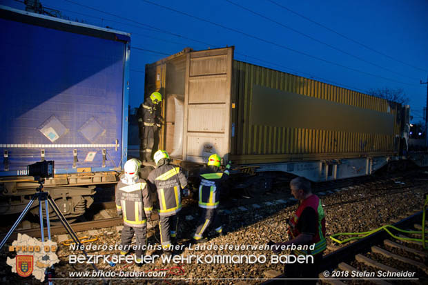 20180414 Brand mehrerer Güterwaggons im Bahnhof Pfaffstätten  Foto: © Stefan Schneider BFKDO BADEN