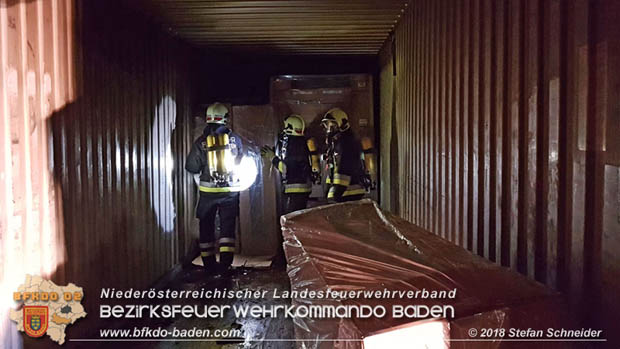 20180414 Brand mehrerer Güterwaggons im Bahnhof Pfaffstätten  Foto: © Stefan Schneider BFKDO BADEN