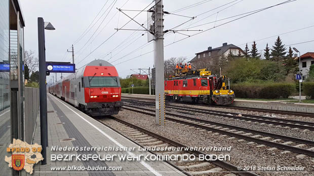 20180414 Brand mehrerer Güterwaggons im Bahnhof Pfaffstätten  Foto: © Stefan Schneider BFKDO BADEN