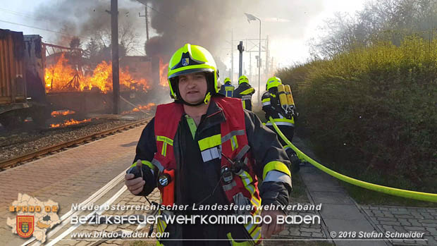 20180414 Brand mehrerer Güterwaggons im Bahnhof Pfaffstätten  Foto: © Stefan Schneider BFKDO BADEN