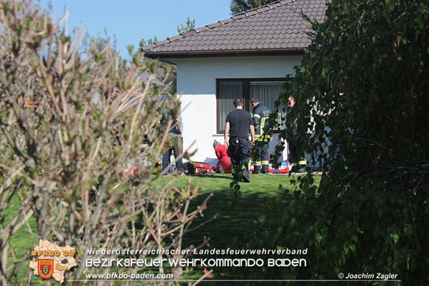 20180421 Pensionist stürzt in Lichtschacht Foto: © Joachim Zagler Presseteam BFK Baden 20180421 Pensionist stürzt in Lichtschacht Foto: © Joachim Zagler Presseteam BFK Baden