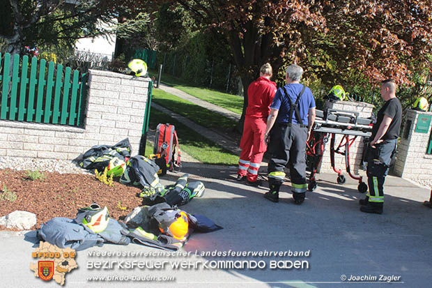 20180421 Pensionist stürzt in Lichtschacht Foto: © Joachim Zagler Presseteam BFK Baden 20180421 Pensionist stürzt in Lichtschacht Foto: © Joachim Zagler Presseteam BFK Baden
