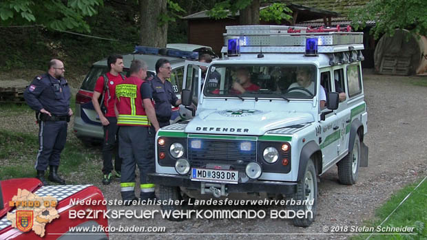 20180505 Feuerwehr Pfaffstätten unterstützt Rettungsdienst bei Person in Notlage  Foto: Stefan Schneider BFK Baden