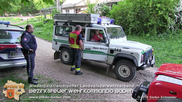 20180505 Feuerwehr Pfaffstätten unterstützt Rettungsdienst bei Person in Notlage  Foto: Stefan Schneider BFK Baden