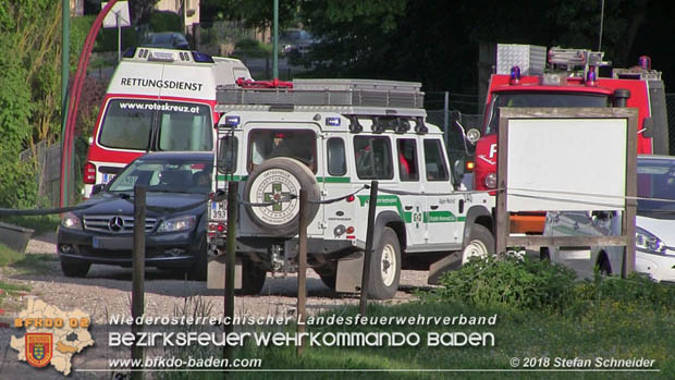 20180505 Feuerwehr Pfaffstätten unterstützt Rettungsdienst bei Person in Notlage  Foto: Stefan Schneider BFK Baden