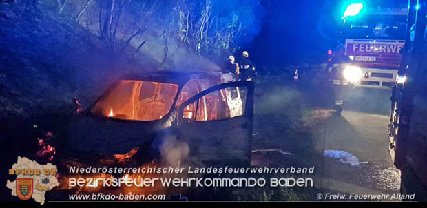 20180509 Nächtlicher Fahrzeugbrand auf der A21 im Bezirk Baden Foto: © Freiwillige Feuerwehr Alland 20180509 Nächtlicher Fahrzeugbrand auf der A21 im Bezirk Baden Foto: © Freiwillige Feuerwehr Alland