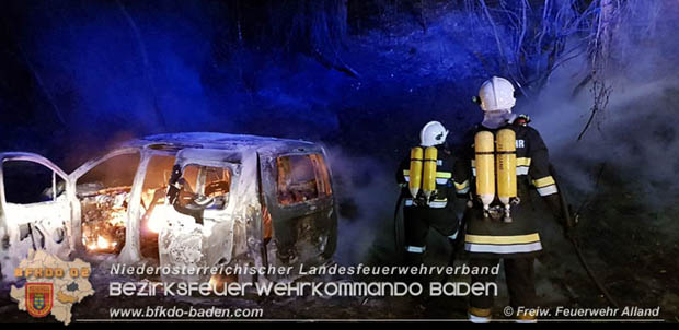 20180509 Nächtlicher Fahrzeugbrand auf der A21 im Bezirk Baden Foto: © Freiwillige Feuerwehr Alland 20180509 Nächtlicher Fahrzeugbrand auf der A21 im Bezirk Baden Foto: © Freiwillige Feuerwehr Alland